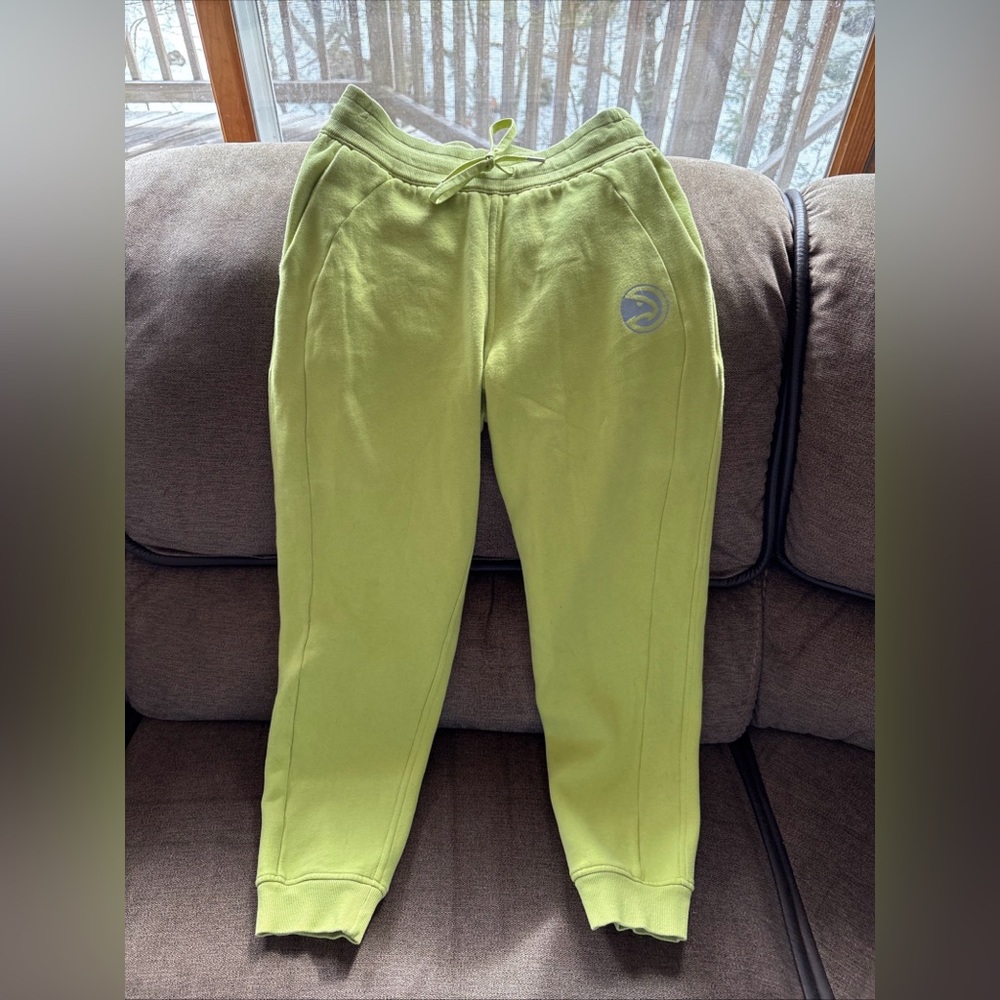 LULULEMON Scuba High-Rise Jogger Women's Size 6  LW5CVAS  Atlanta Hawks